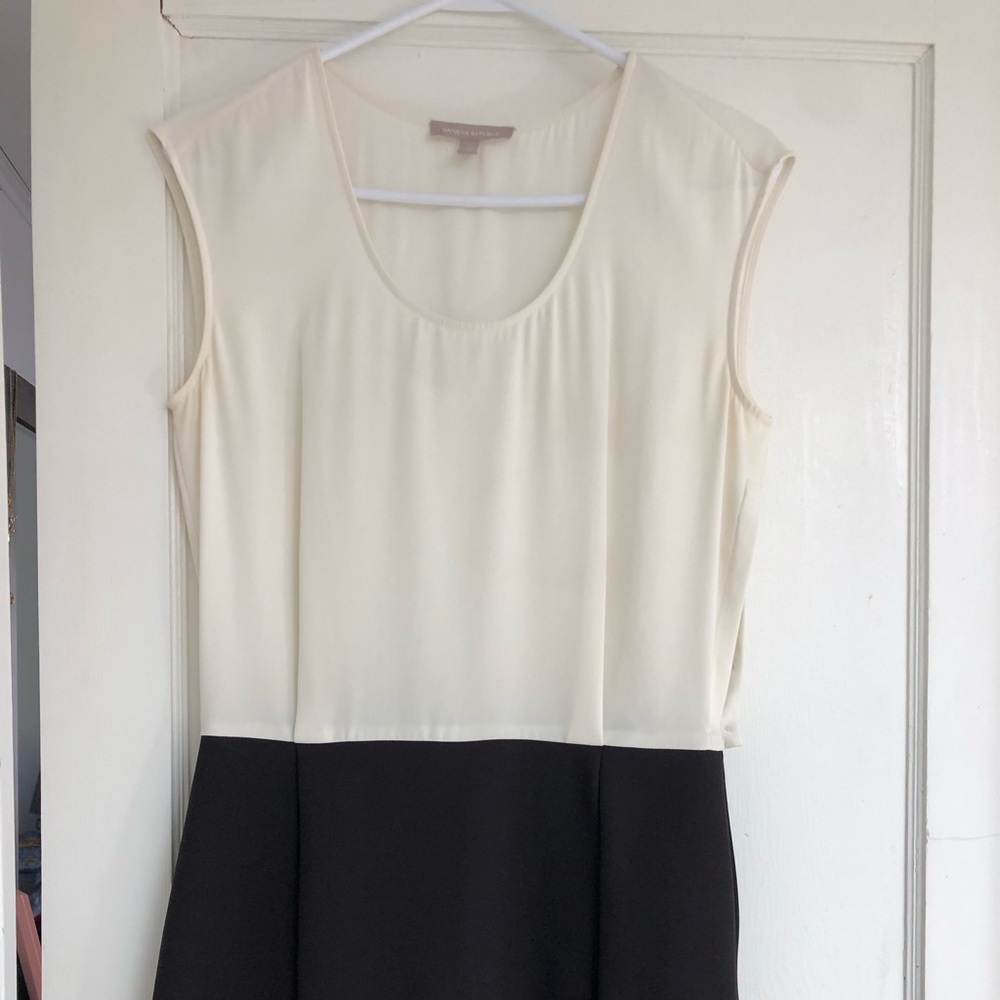 White and black banana republic size 8P